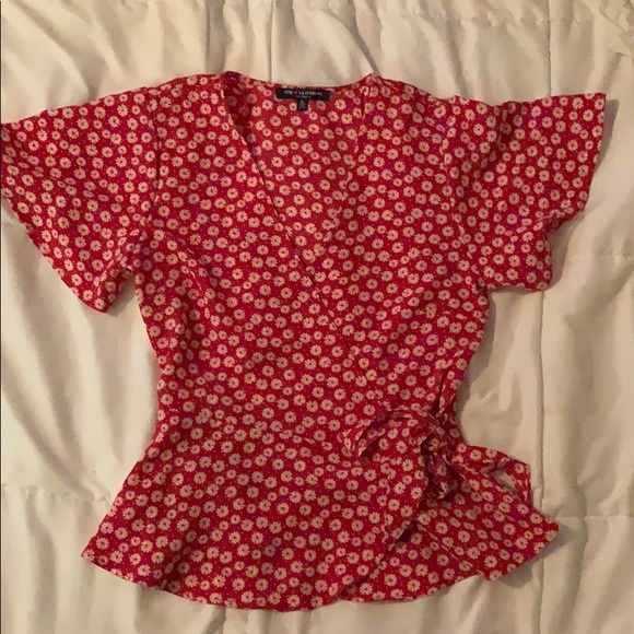 Flowered top - Picture 1 of 3